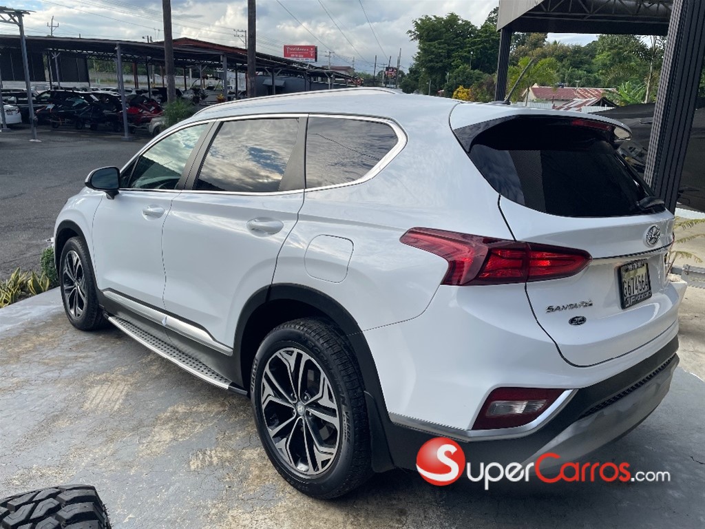 2020 Hyundai Santa Fe SE — foto 4 / 8