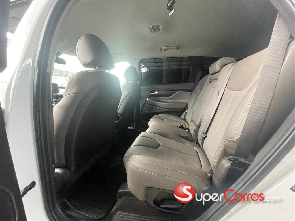 2020 Hyundai Santa Fe SE — foto 6 / 8