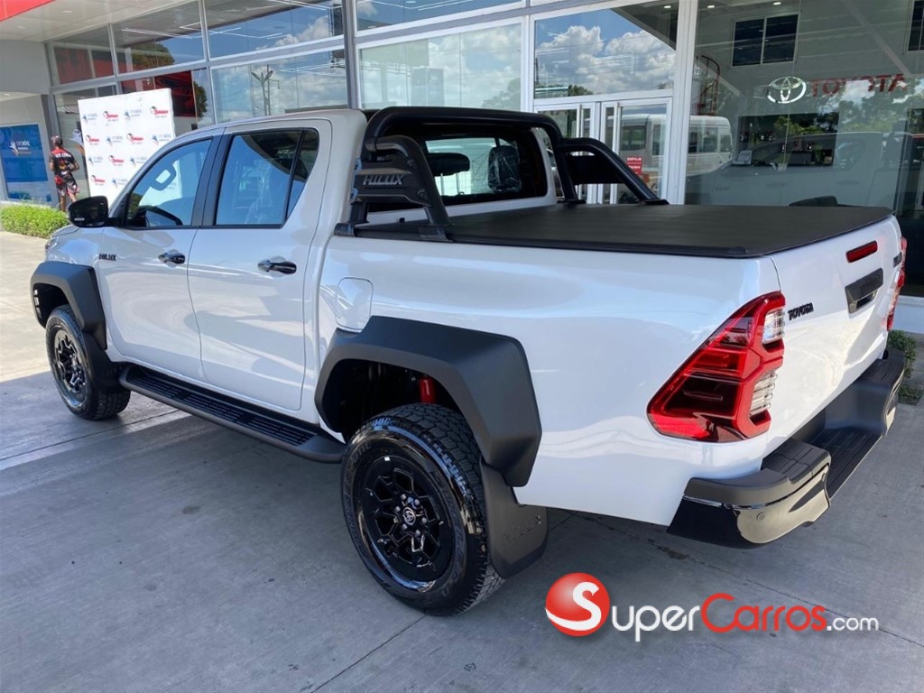 2026 Toyota Hilux GR Sport — foto 4 / 8