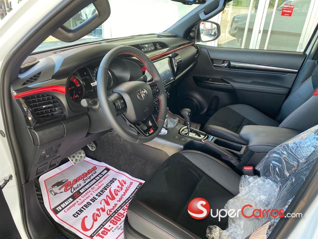 2026 Toyota Hilux GR Sport — foto 5 / 8