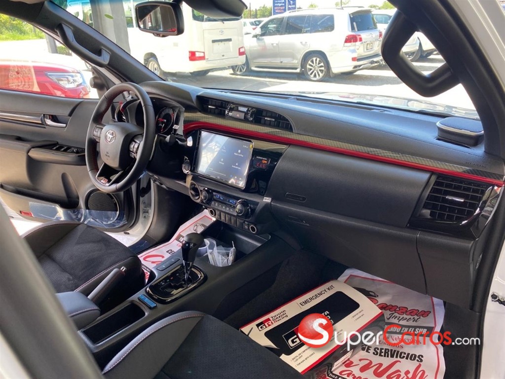 2026 Toyota Hilux GR Sport — foto 7 / 8