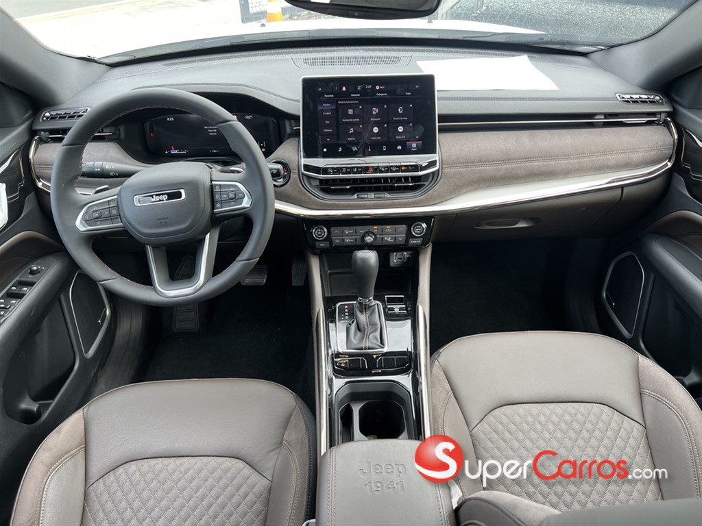2024 Jeep Commander Overland — foto 7 / 10