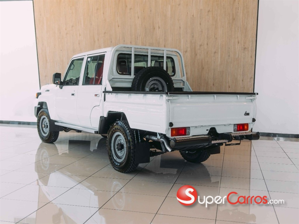 2026 Toyota Land Cruiser Serie 70 Pick up — foto 3 / 12