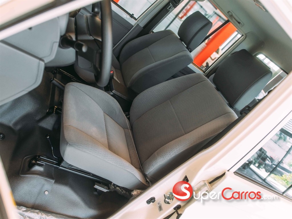 2026 Toyota Land Cruiser Serie 70 Pick up — foto 5 / 12