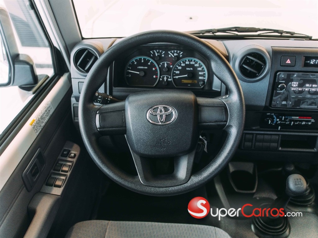 2026 Toyota Land Cruiser Serie 70 Pick up — foto 8 / 12