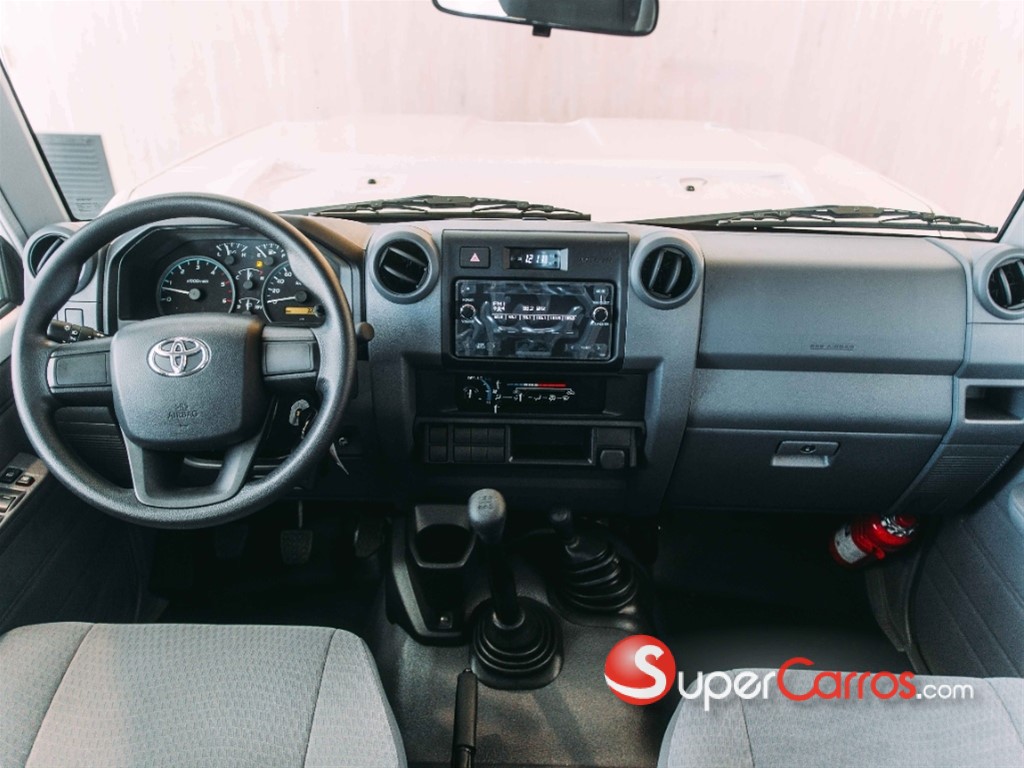 2026 Toyota Land Cruiser Serie 70 Pick up — foto 9 / 12