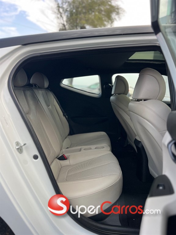 2019 Hyundai Veloster Turbo — foto 8 / 11