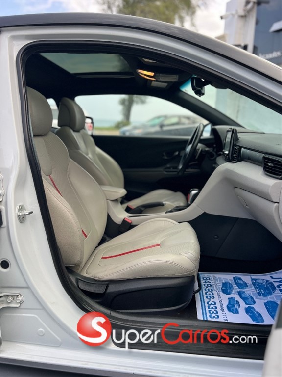 2019 Hyundai Veloster Turbo — foto 9 / 11