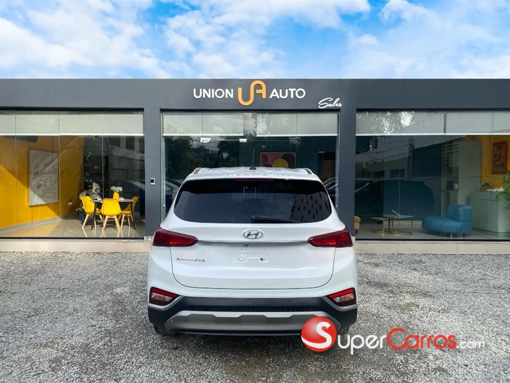 2019 Hyundai Santa Fe SE — foto 3 / 9