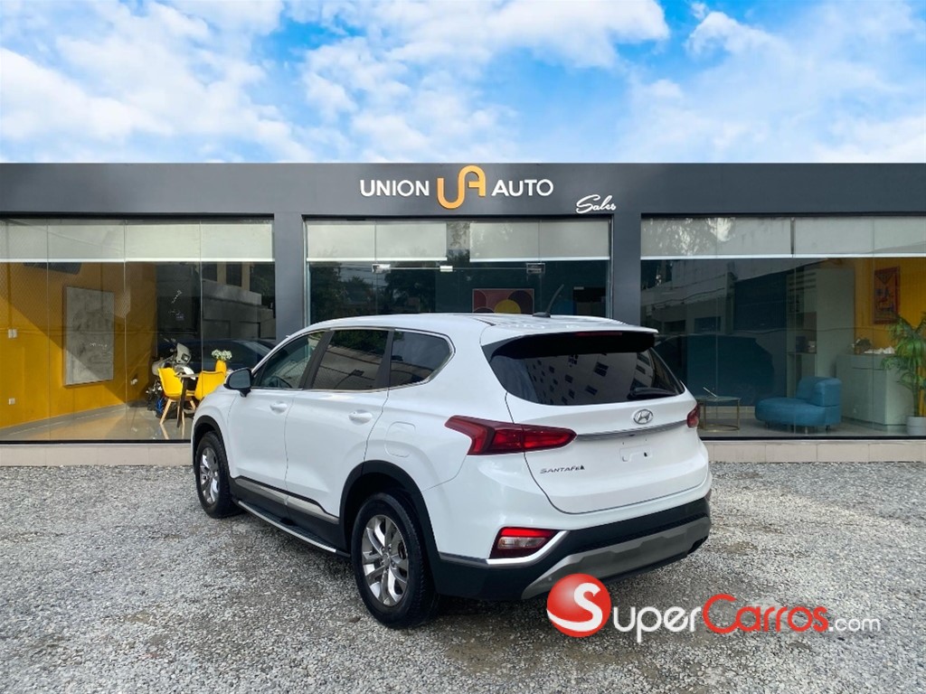 2019 Hyundai Santa Fe SE — foto 4 / 9