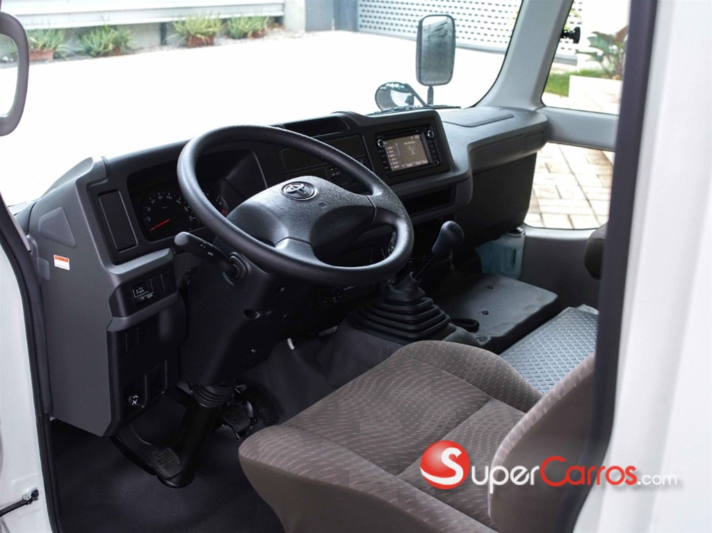 2026 Toyota Coaster — foto 6 / 12