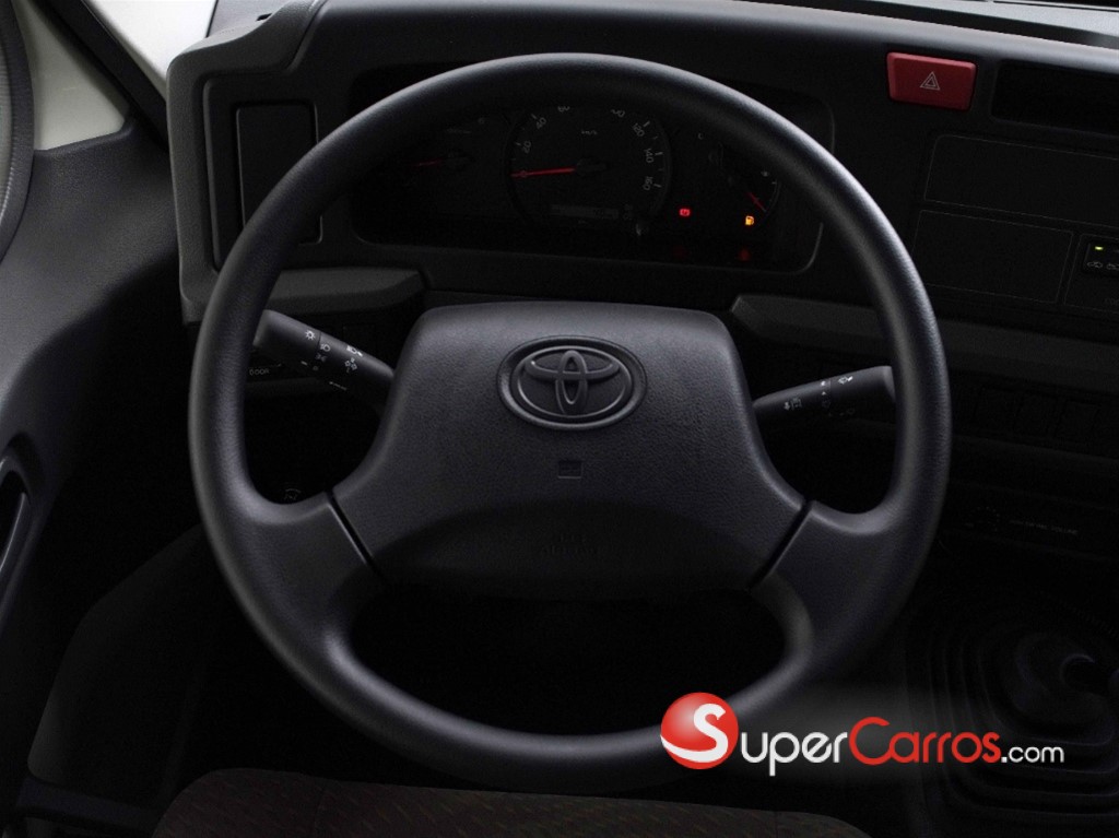 2026 Toyota Coaster — foto 9 / 12