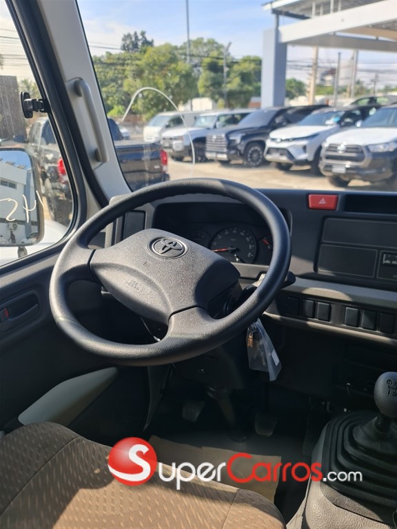 2026 Toyota Coaster — foto 5 / 10