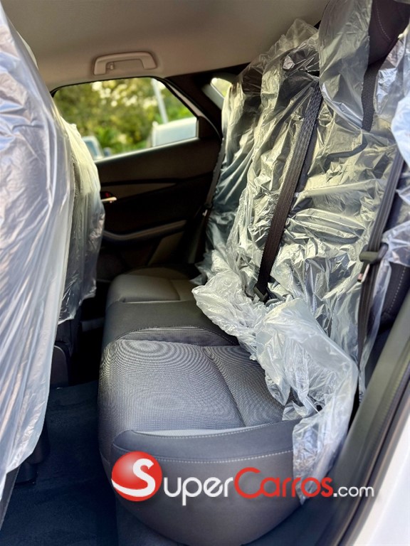 2027 Mazda CX-30 GS — foto 9 / 12