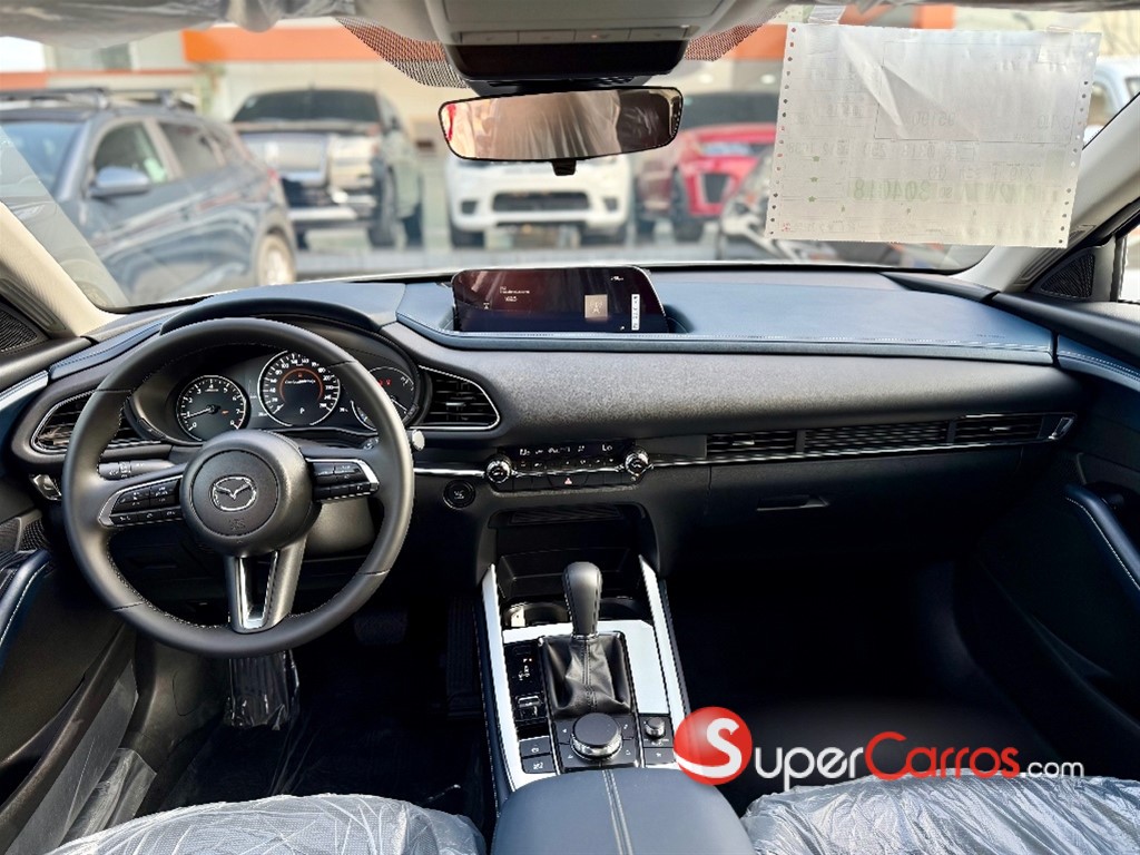 2027 Mazda CX-30 GS — foto 10 / 12