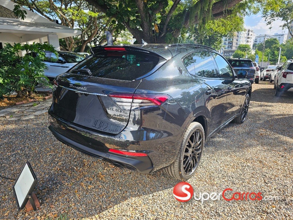 2022 Maserati Levante Modena — foto 3 / 11