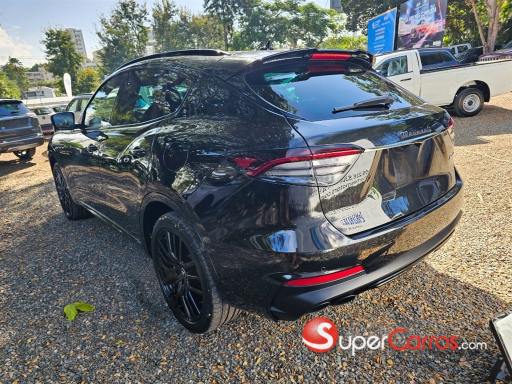 2022 Maserati Levante Modena — foto 4 / 11