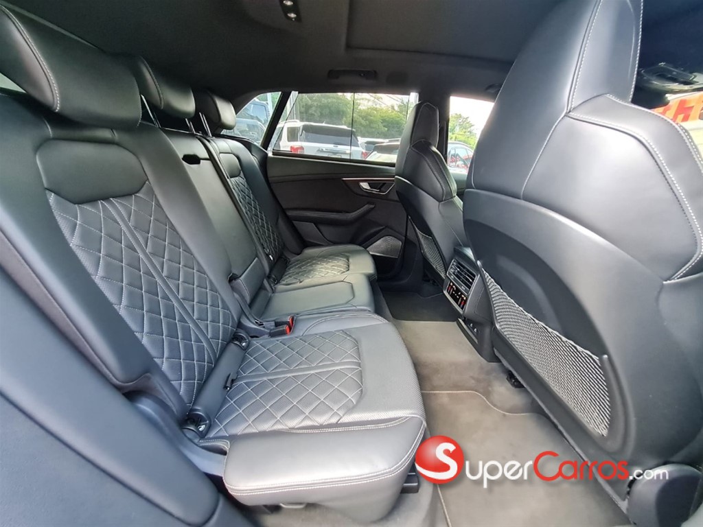 2023 Audi Q8 Sline — foto 8 / 10