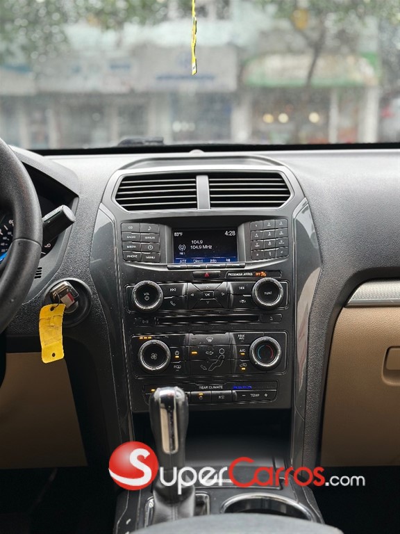 2016 Ford Explorer ECOBOOST — foto 7 / 10