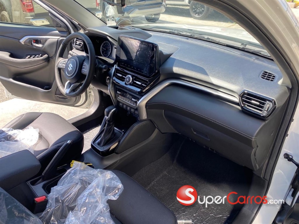 2025 Suzuki Grand Vitara GLX — foto 7 / 9