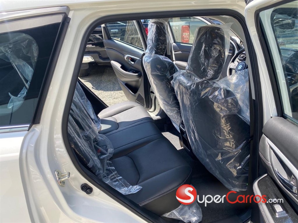 2025 Suzuki Grand Vitara GLX — foto 8 / 9