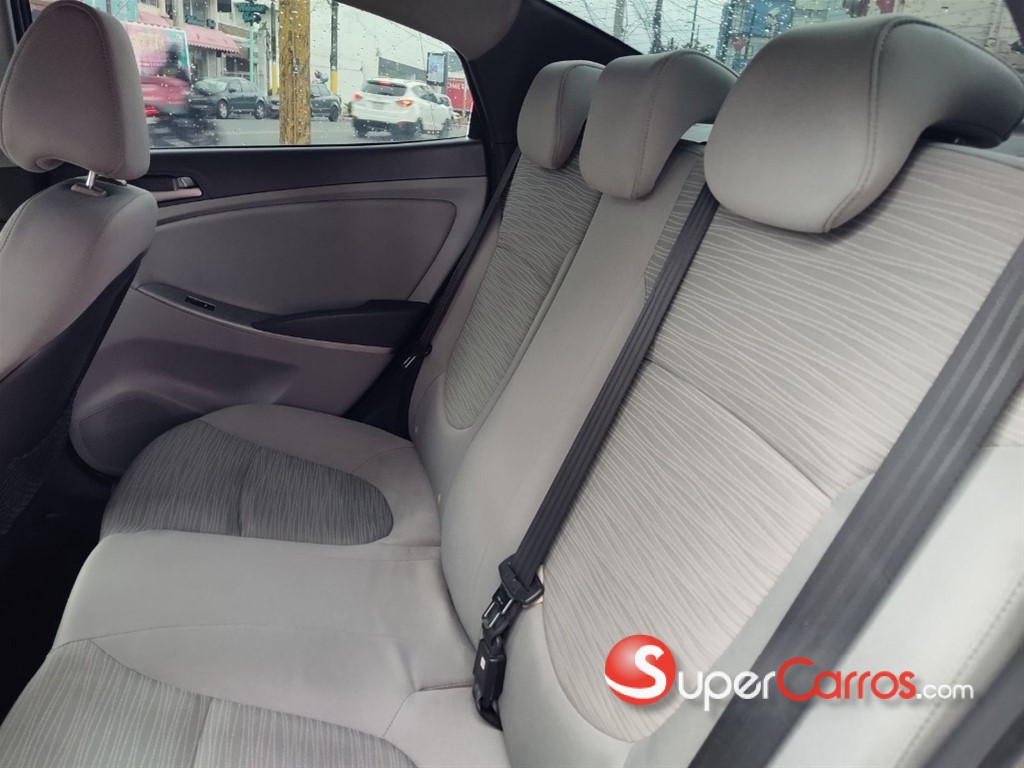2016 Hyundai Accent GLS — foto 5 / 10