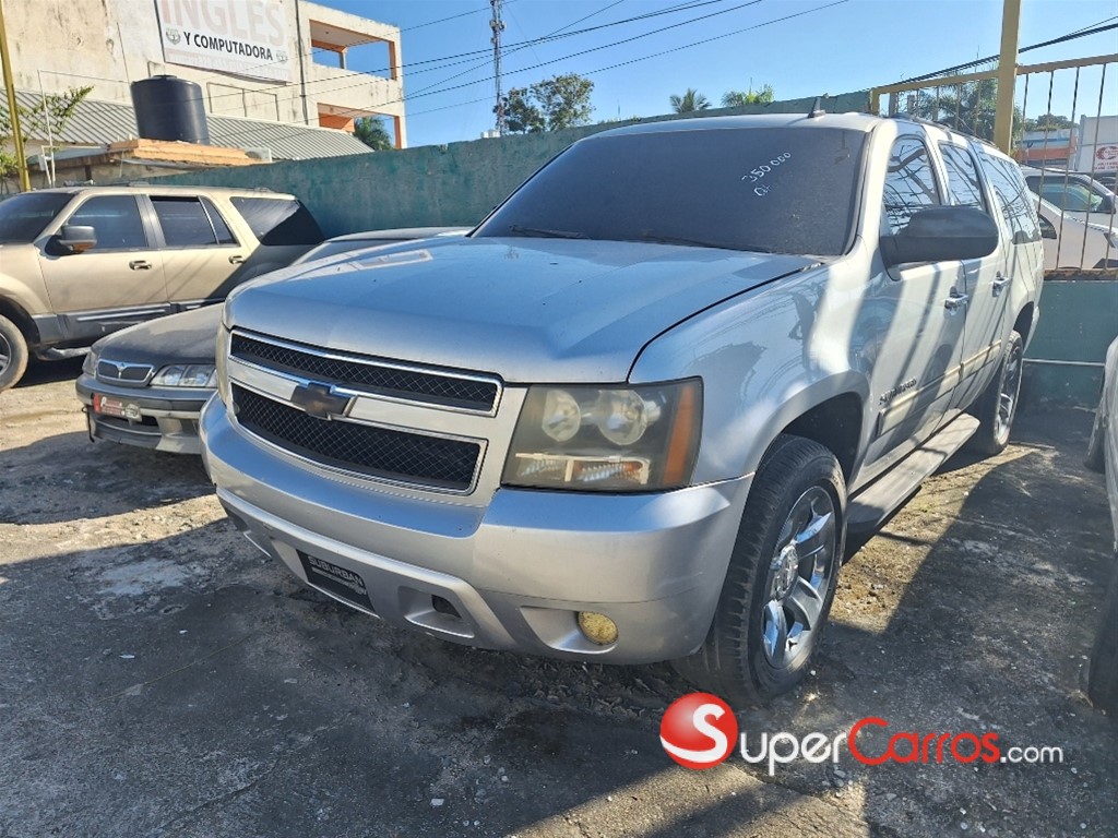 2011 Chevrolet Suburban LTZ — foto 6 / 6