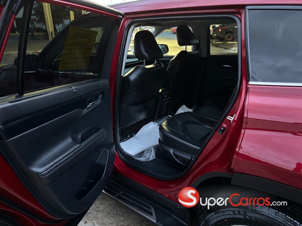 2020 Toyota Highlander XLE — foto 9 / 11