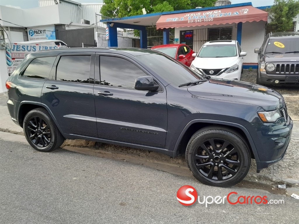 2017 Jeep Grand Cherokee Laredo — foto 2 / 11