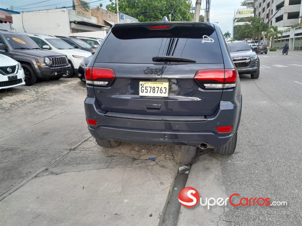 2017 Jeep Grand Cherokee Laredo — foto 3 / 11