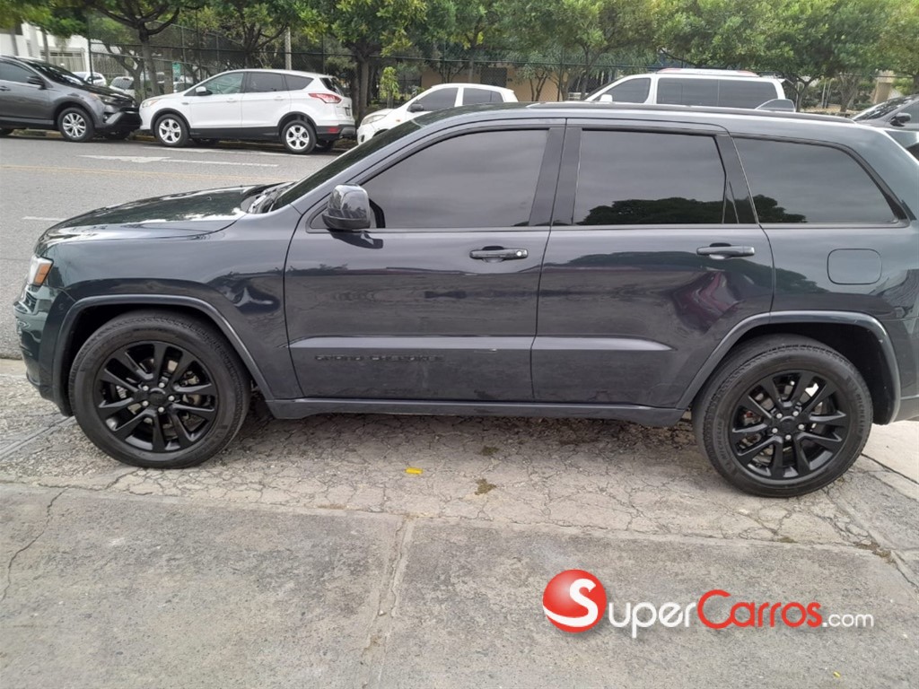 2017 Jeep Grand Cherokee Laredo — foto 5 / 11