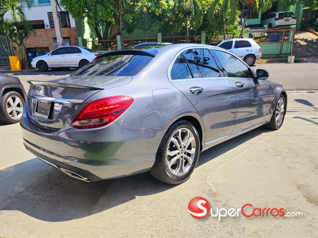 2018 Mercedes-Benz Clase C 300 — foto 2 / 10