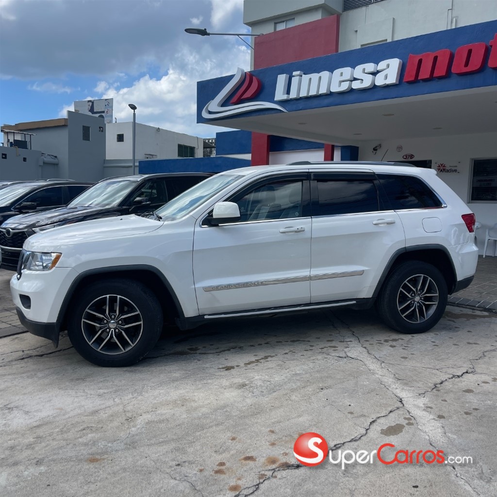 2011 Jeep Grand Cherokee Laredo — foto 2 / 9