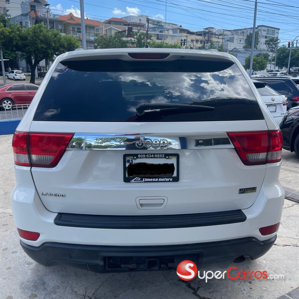 2011 Jeep Grand Cherokee Laredo — foto 3 / 9