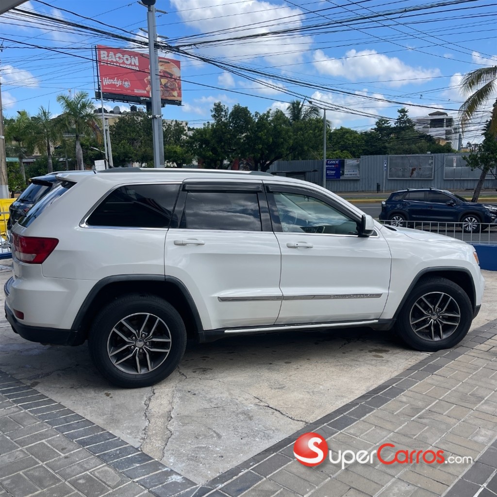 2011 Jeep Grand Cherokee Laredo — foto 4 / 9