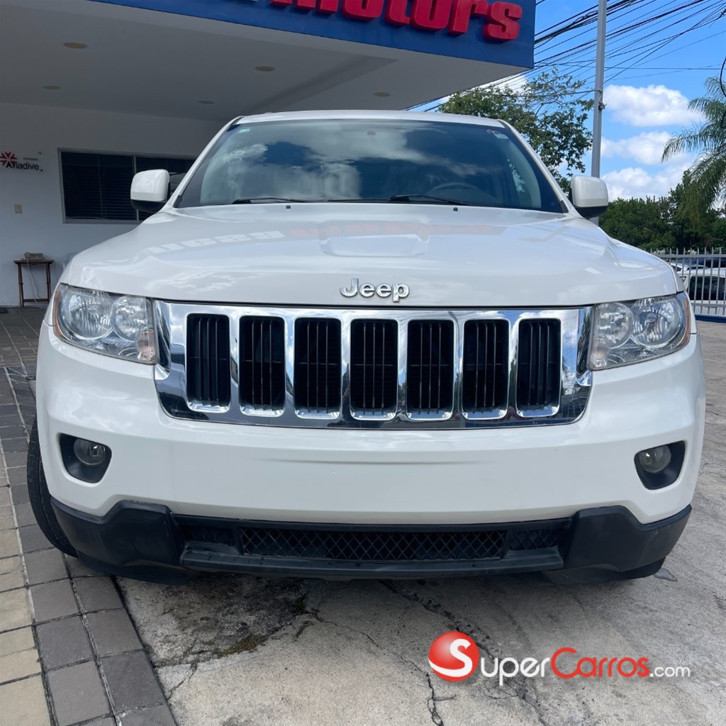 2011 Jeep Grand Cherokee Laredo — foto 5 / 9