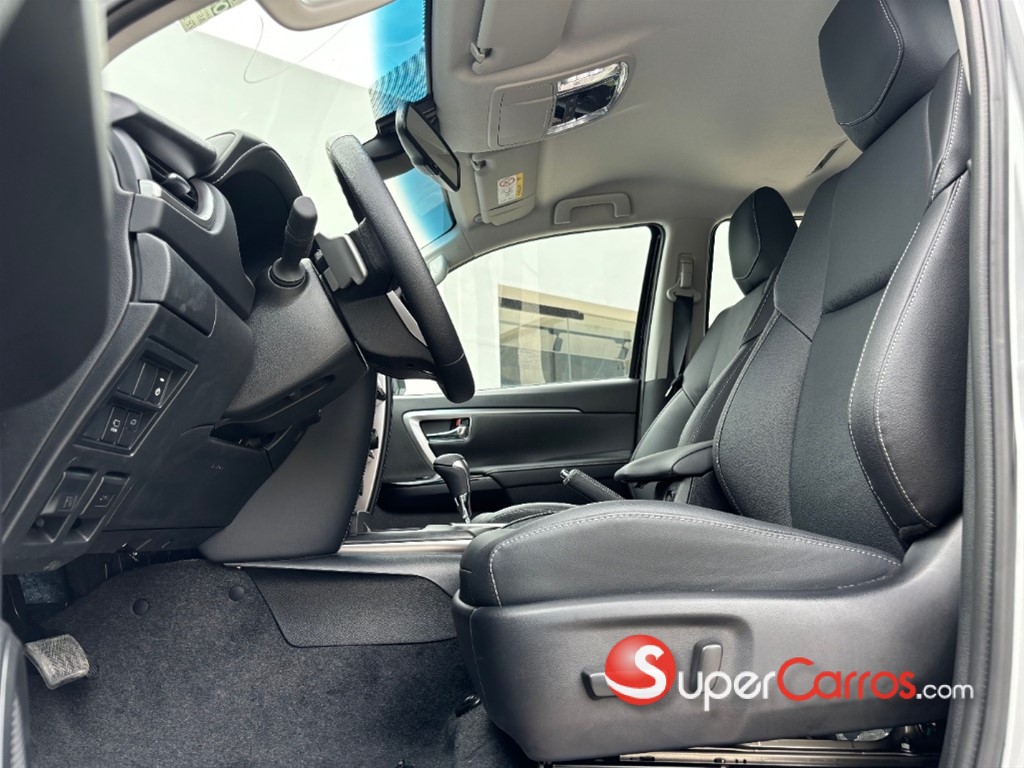2026 Toyota Fortuner DIAMOND — foto 4 / 8