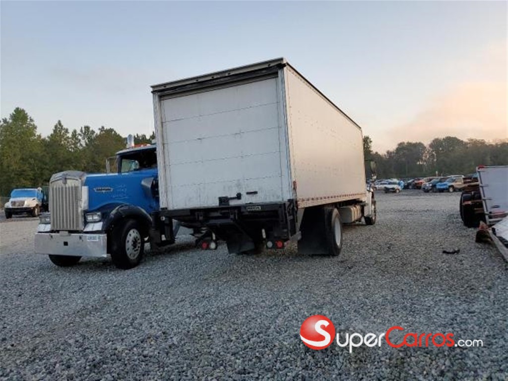 2017 Freightliner M2-106 — foto 4 / 9