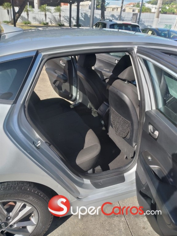 2020 Kia Optima FE — foto 7 / 12