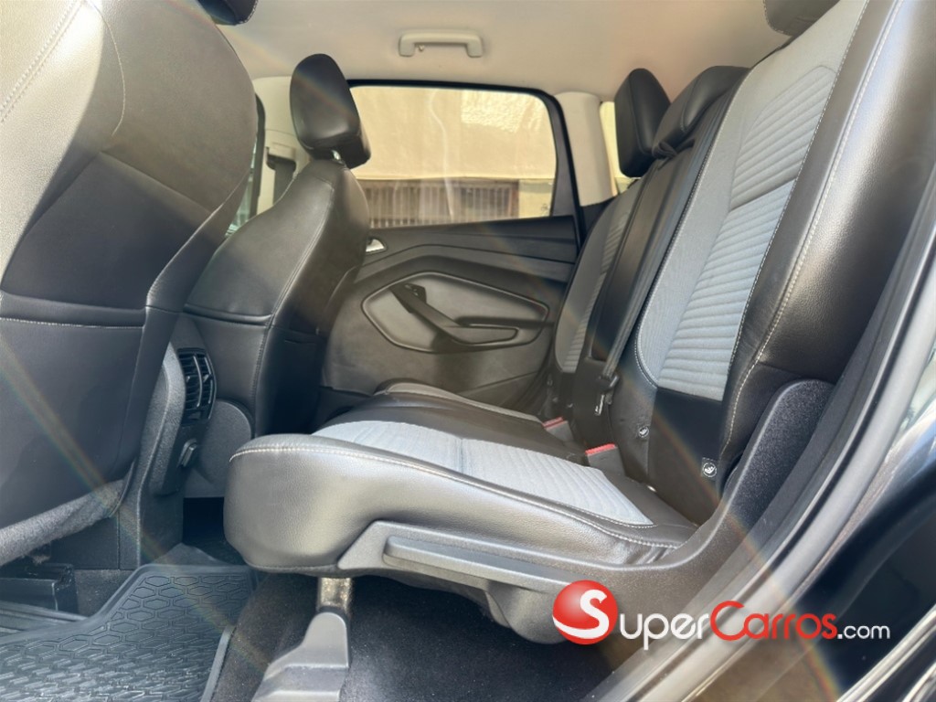 2017 Ford Escape SEL Ecoboost — foto 9 / 10