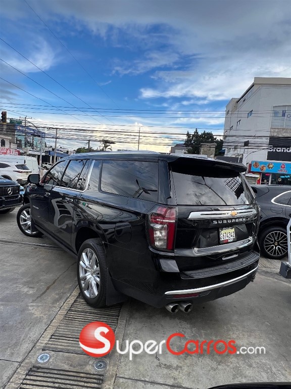 2023 Chevrolet Suburban Highcountry — foto 4 / 8