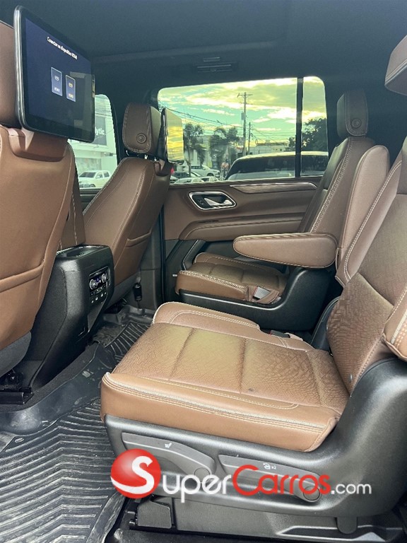 2023 Chevrolet Suburban Highcountry — foto 6 / 8