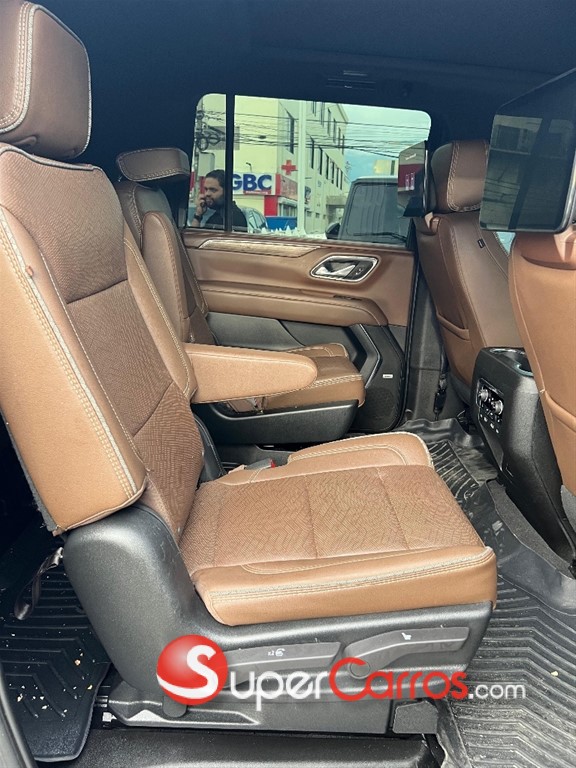 2023 Chevrolet Suburban Highcountry — foto 8 / 8