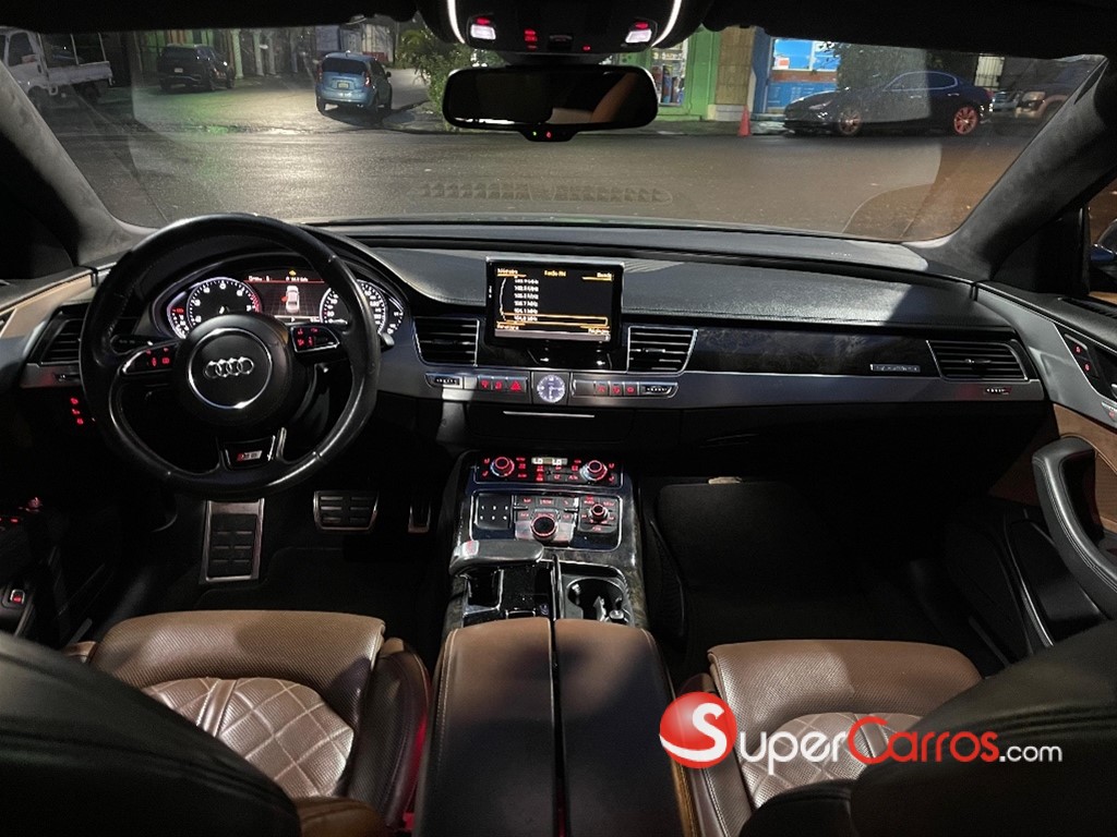2016 Audi S8 — foto 7 / 12