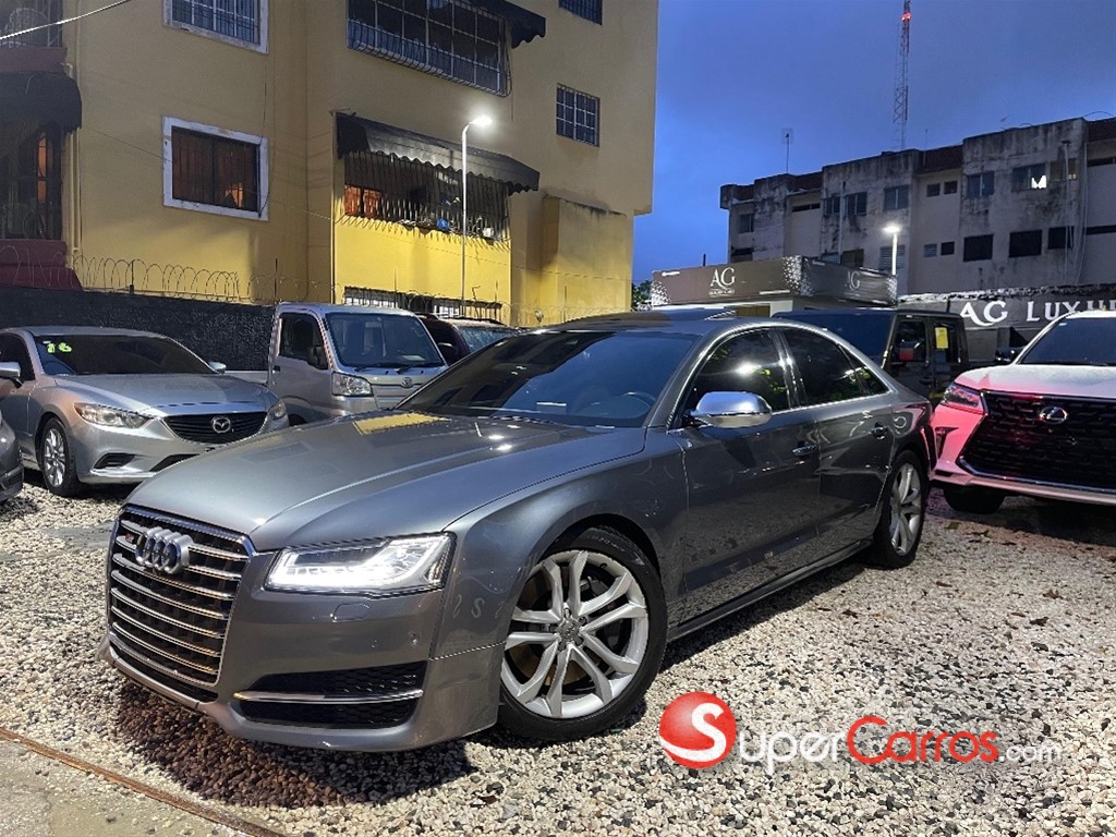 2016 Audi S8 — foto 11 / 12