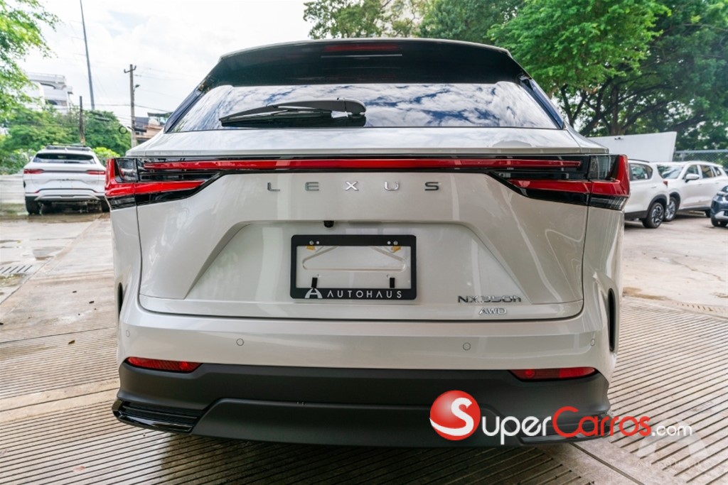 2026 Lexus NX 350 Hybrid — foto 8 / 9