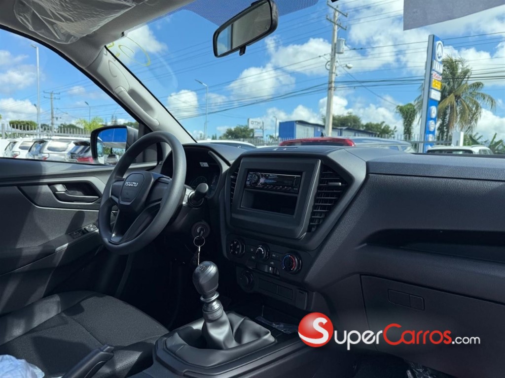 2027 Isuzu DMAX — foto 7 / 12