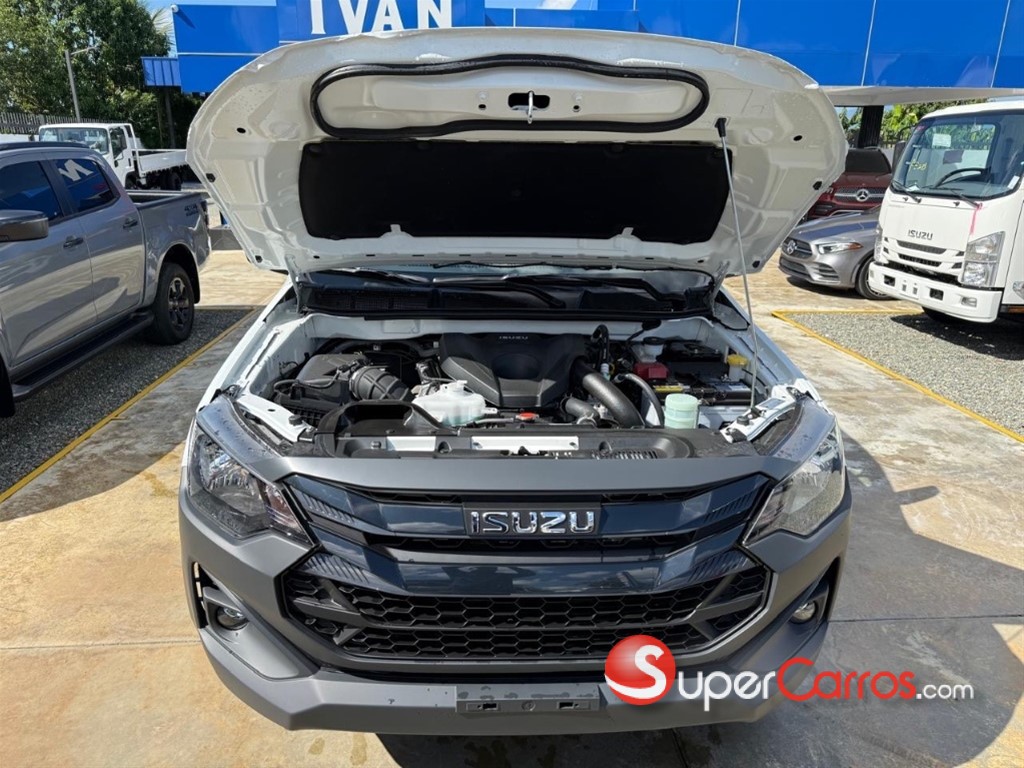 2027 Isuzu DMAX — foto 9 / 12