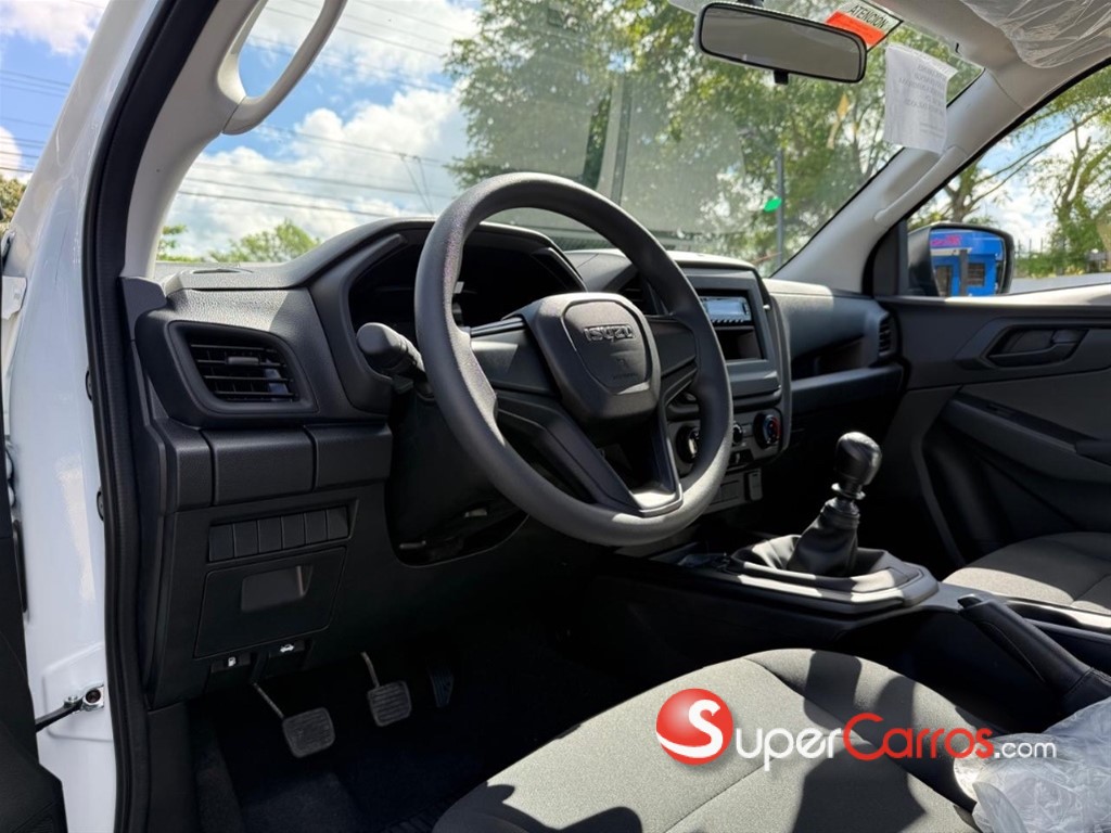 2027 Isuzu DMAX — foto 10 / 12