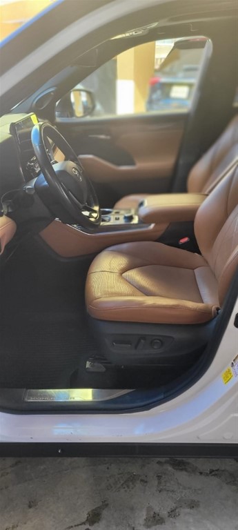 2020 Toyota Highlander Platinum — foto 2 / 11